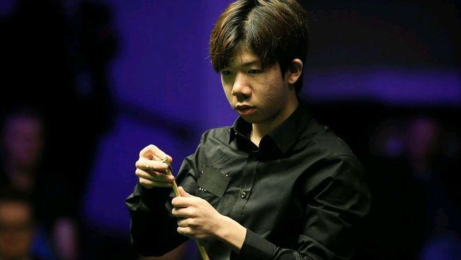 虽然他的个 虽然他的个