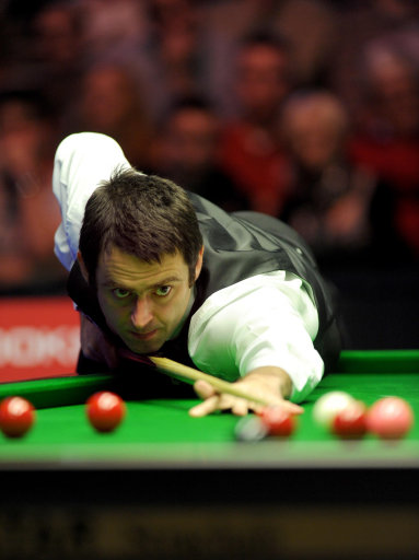 边后卫内收 边后卫内收