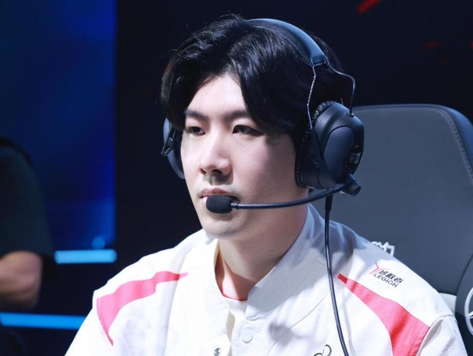 李维拉与他 李维拉与他